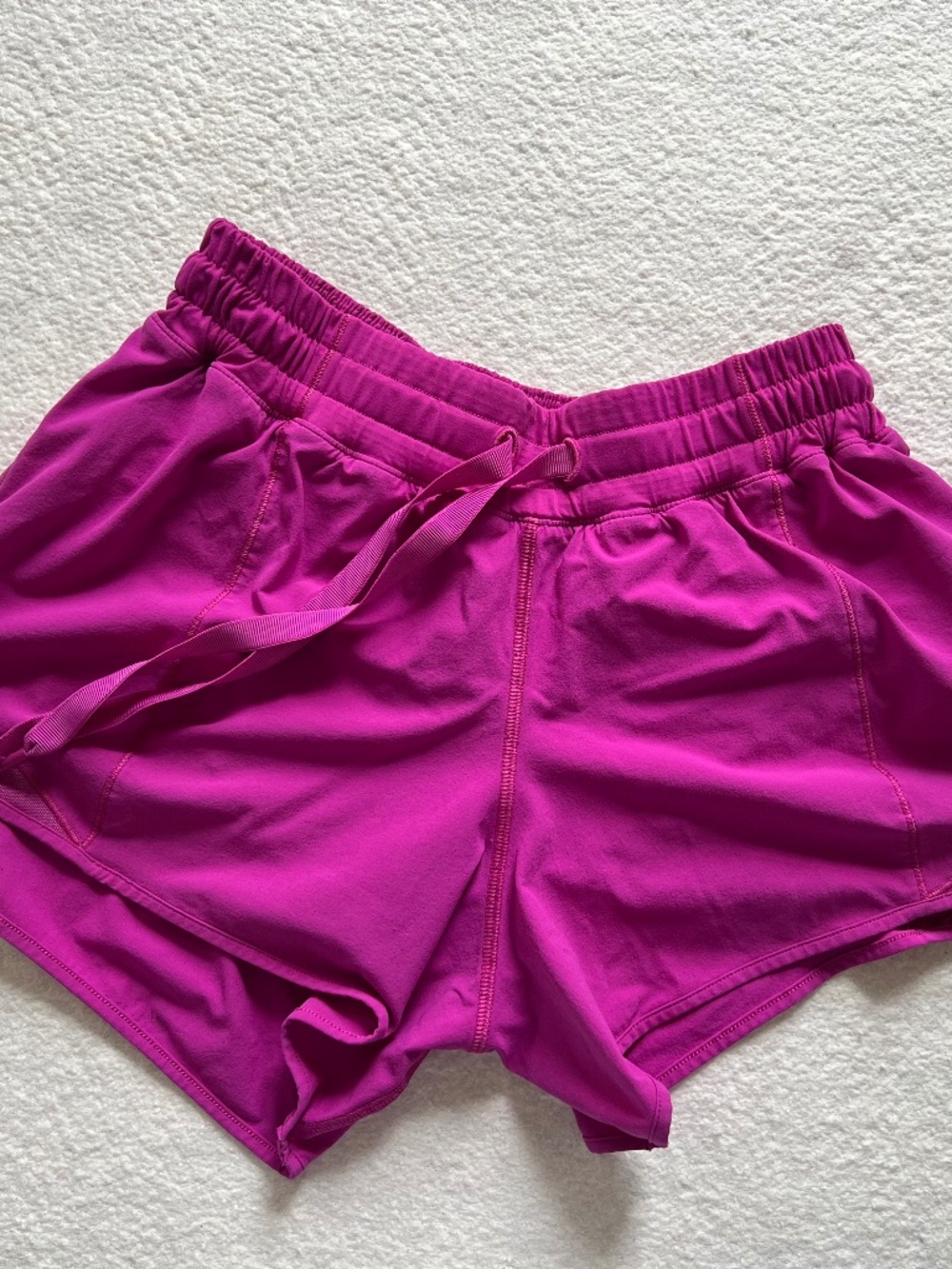 Lululemon Hotty Hot Low Rise Lined Short Pink Womens Size 8